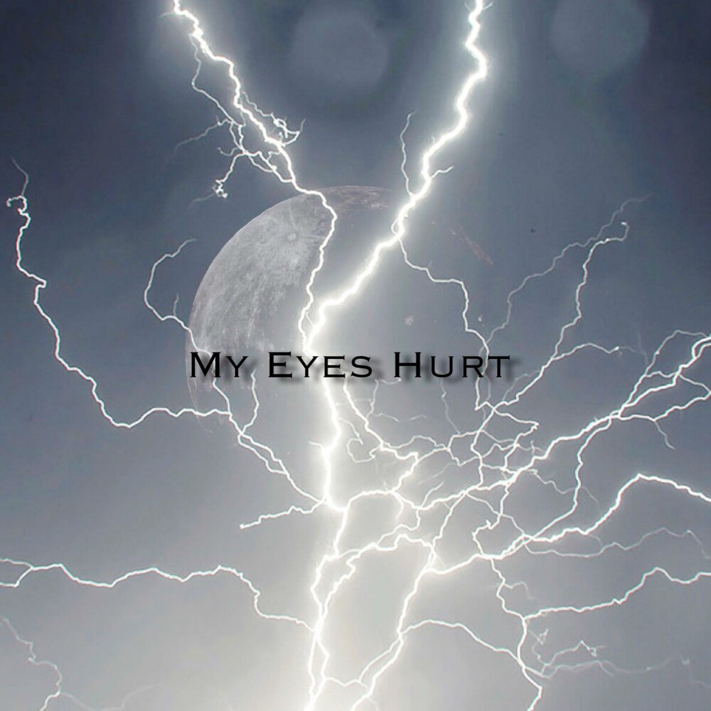 Человек щурится. Девушка протирает глаза. К чему слезятся глаза примета фото. Офлоксацин-солофарм капли глазные и ушные. Девушка щурится.