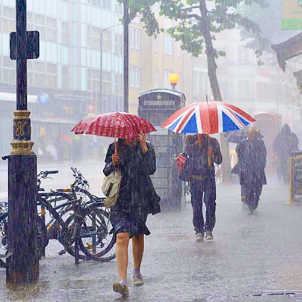 Дождь в лондоне. Дождь в Англии. Дождливая Англия. Дождливый день.