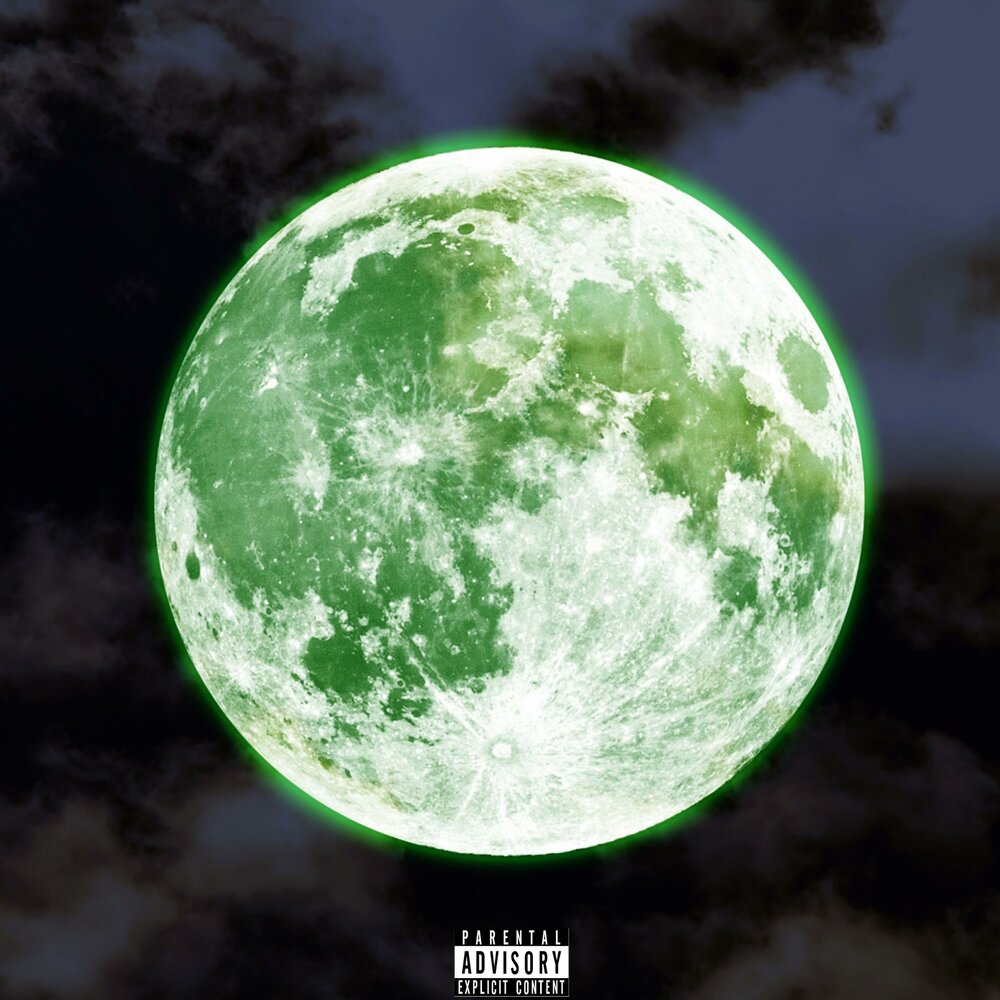 Cs moon. Зеленая Луна. Салатовая Луна. Зелёная Луна явление. Зеленоватая Луна.
