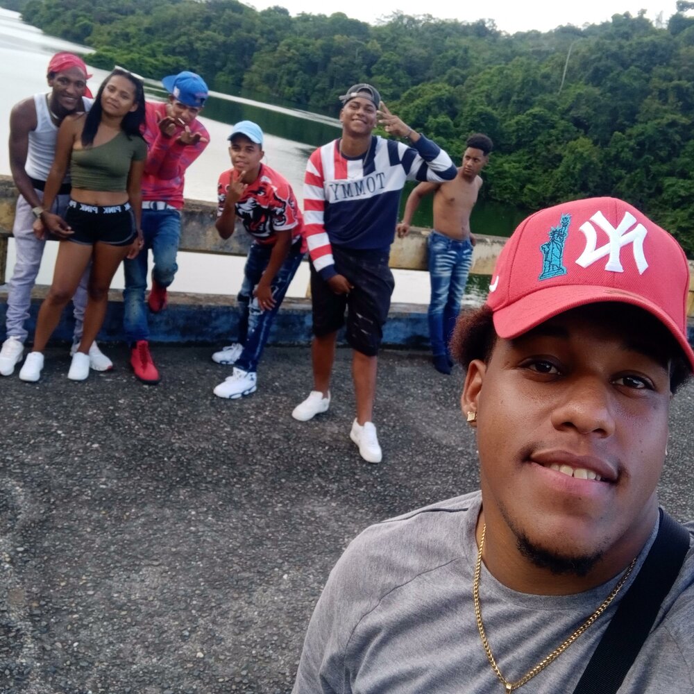 Флексящий эль негр. Эль негр. El negro. Эль негро. Эль негр.