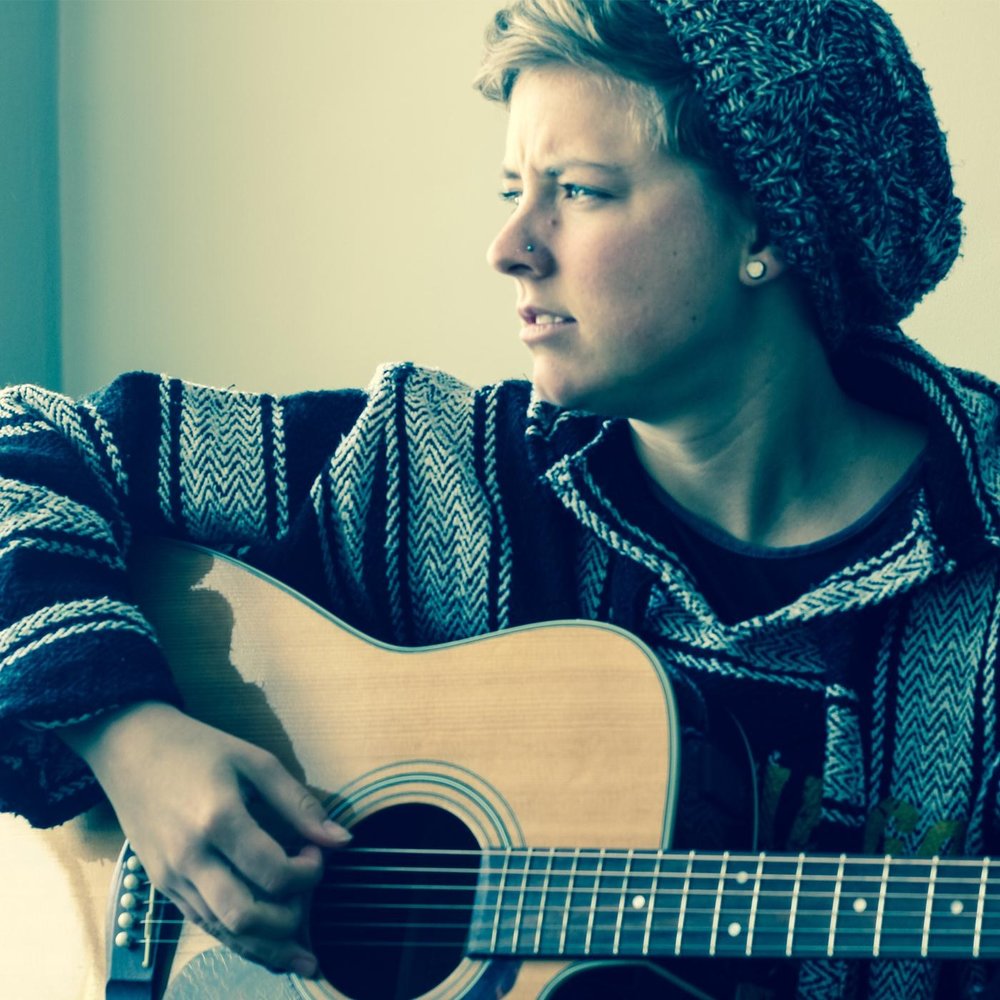 Диджитал делюкс агли иҫ бьютифул. Песня бьютифул. Beautiful beautiful beautiful песня. Эния бреннан с сестрой. Май бьютифул песня.