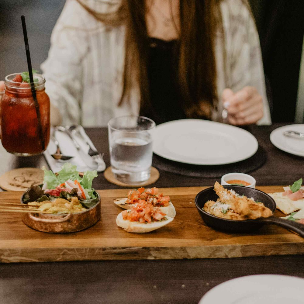 Фильм завтрак готовит 99яиц и он есть одно. На завтрак богачу готовят 99. На завтрак богачу готовят 99. На завтрак богачу готовят 99. Варианты завтрака с творожным сыром.