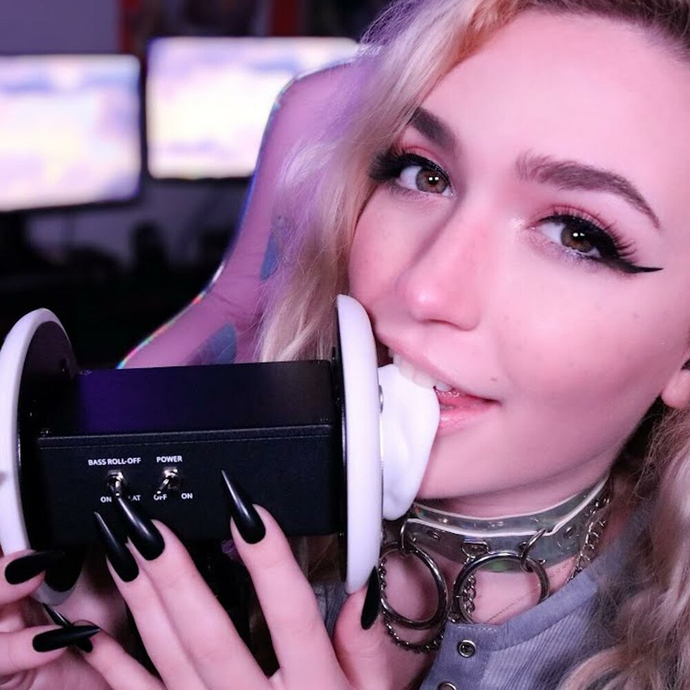 Ликинг 3dio. Ликинг асмр твинс. Ear licking. Асмр лизание ушей. Asmr поцелуи девушек.