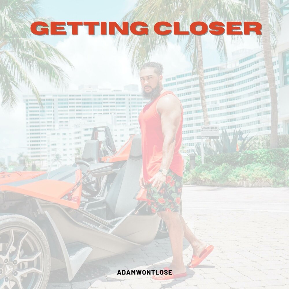 Get close. Get close. Me get closer get closer. Get close. Get closer.