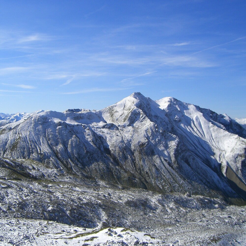 Хребты облаков. Твердые горы. Гора турайсин. Altitude of Mountain. Горновысотное с.