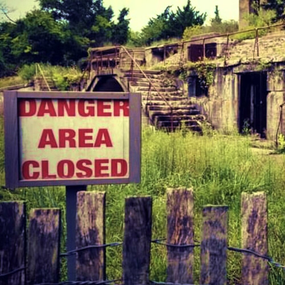 Closed area. Dangerous area.