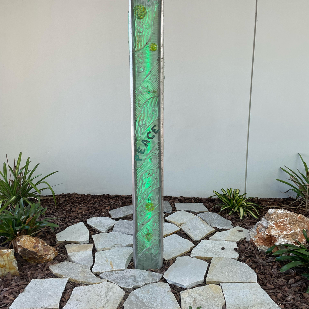 Подставка для ноутбука apple. Стойка для зонтов и тростей. Подставка для зонтов и тростей. Rain barrel stand plans. Rain stand.