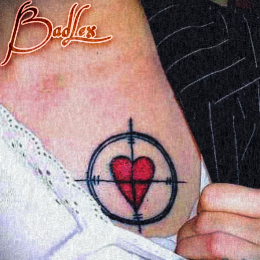 Сердце под прицелом. Точка 4moa. Прицел вульф 4к 3 24. Мишень. Сердце в прицеле.