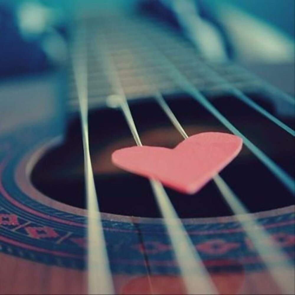 Любимая мелодия на телефон. Музыкальное сердечко. Гитара сердце. Мелодия сердца. Струны любви.