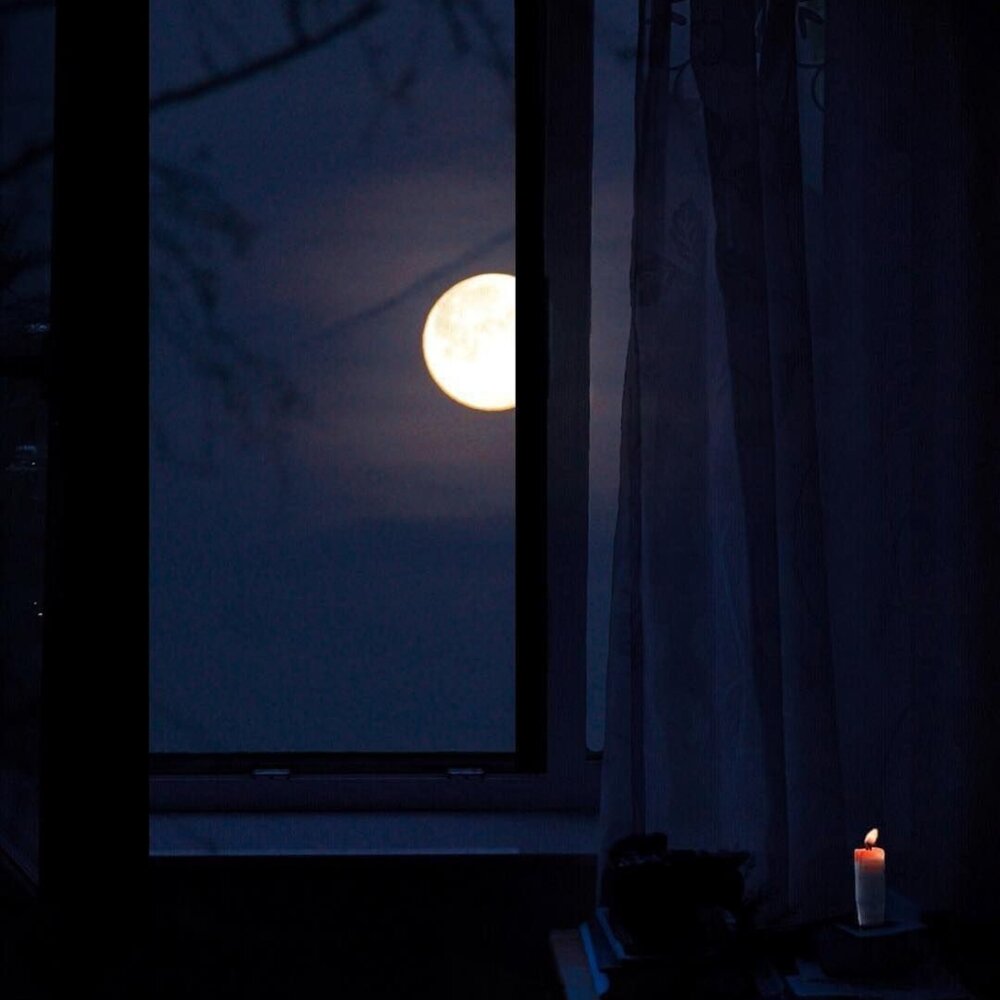 Ночное окно зимой