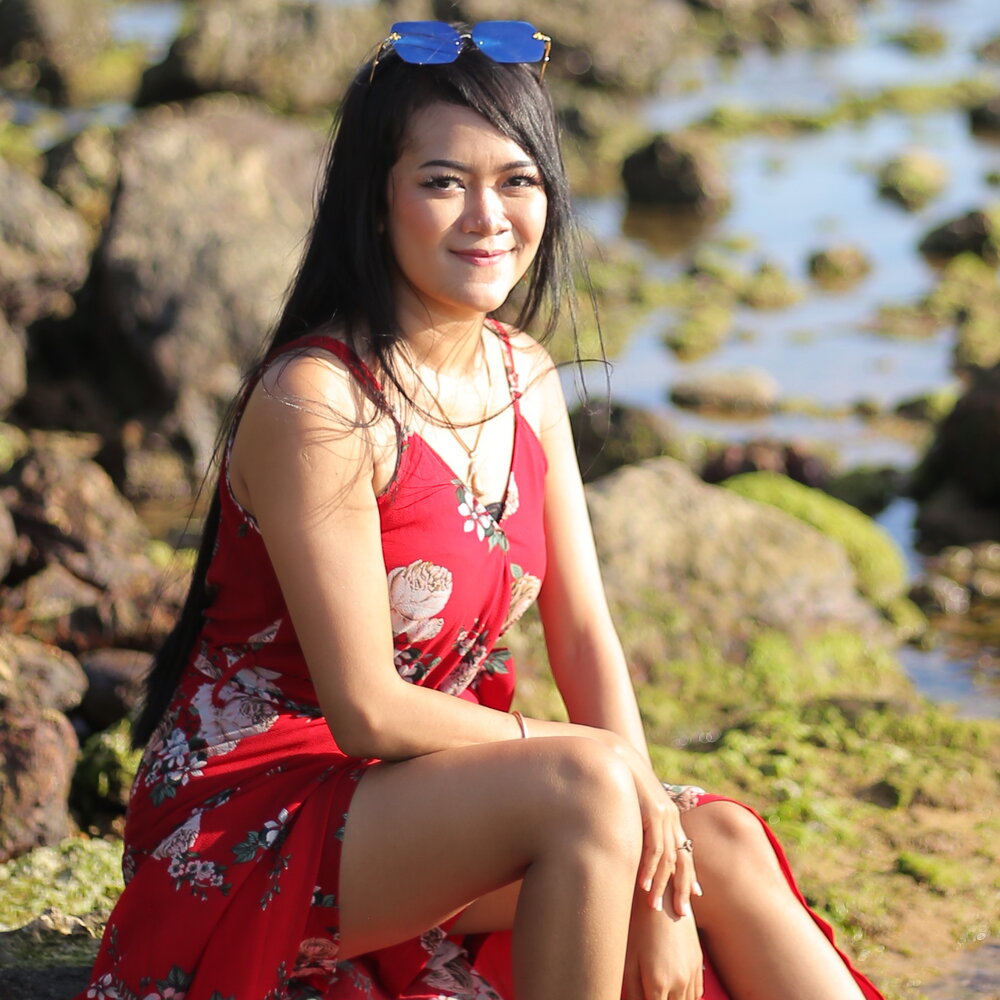 Ah he. Ah he. Yugo limbo ah in sinks. Ah he. Minah girl's day.