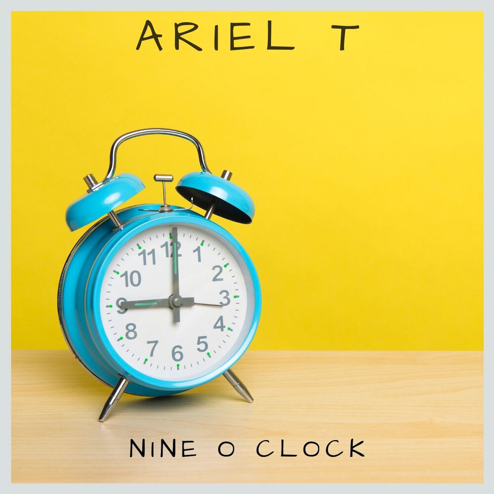 Слушать часы 9. Будильник на синем фоне большой. Nine o'Clock. Ariel Clock. At 9 o'Clock.