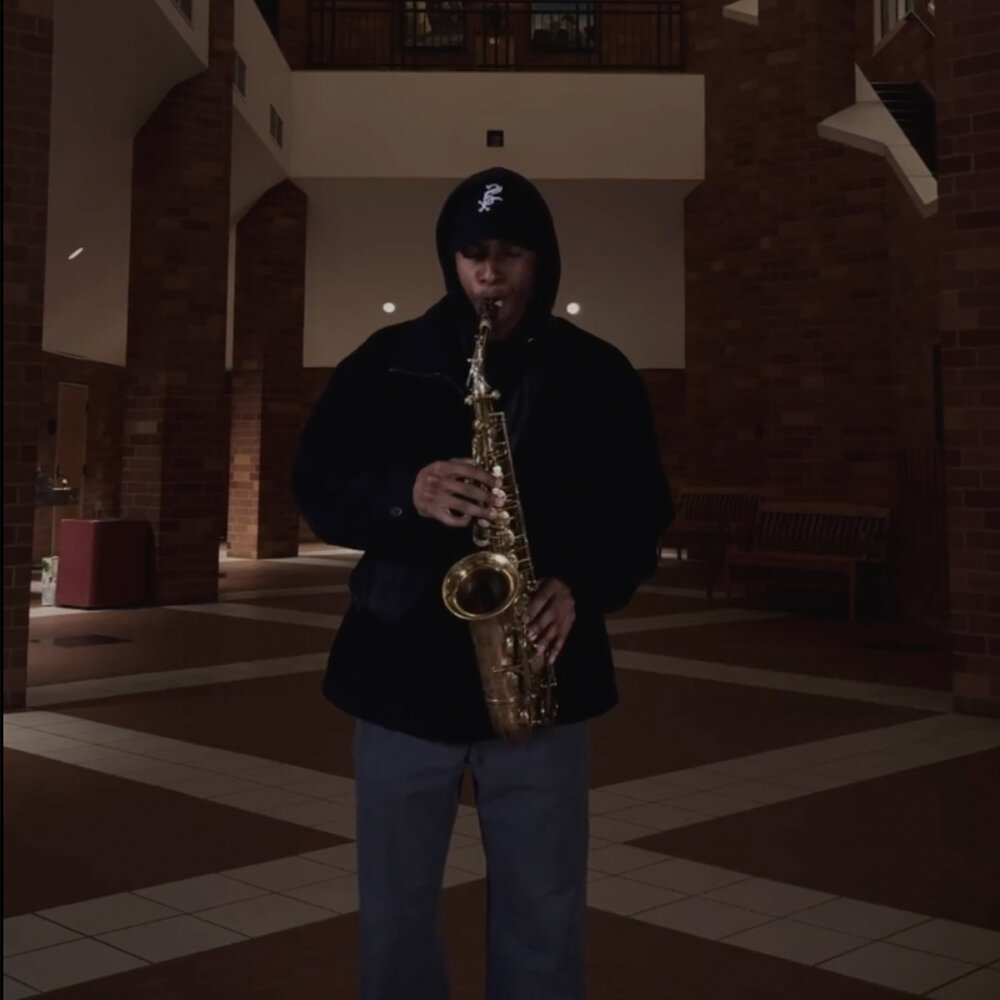 Человек в огромной трубе. Северный поток труба. Echo sax and caleb arredondo. Echo sax and caleb arredondo. Дует в огромную трубу.