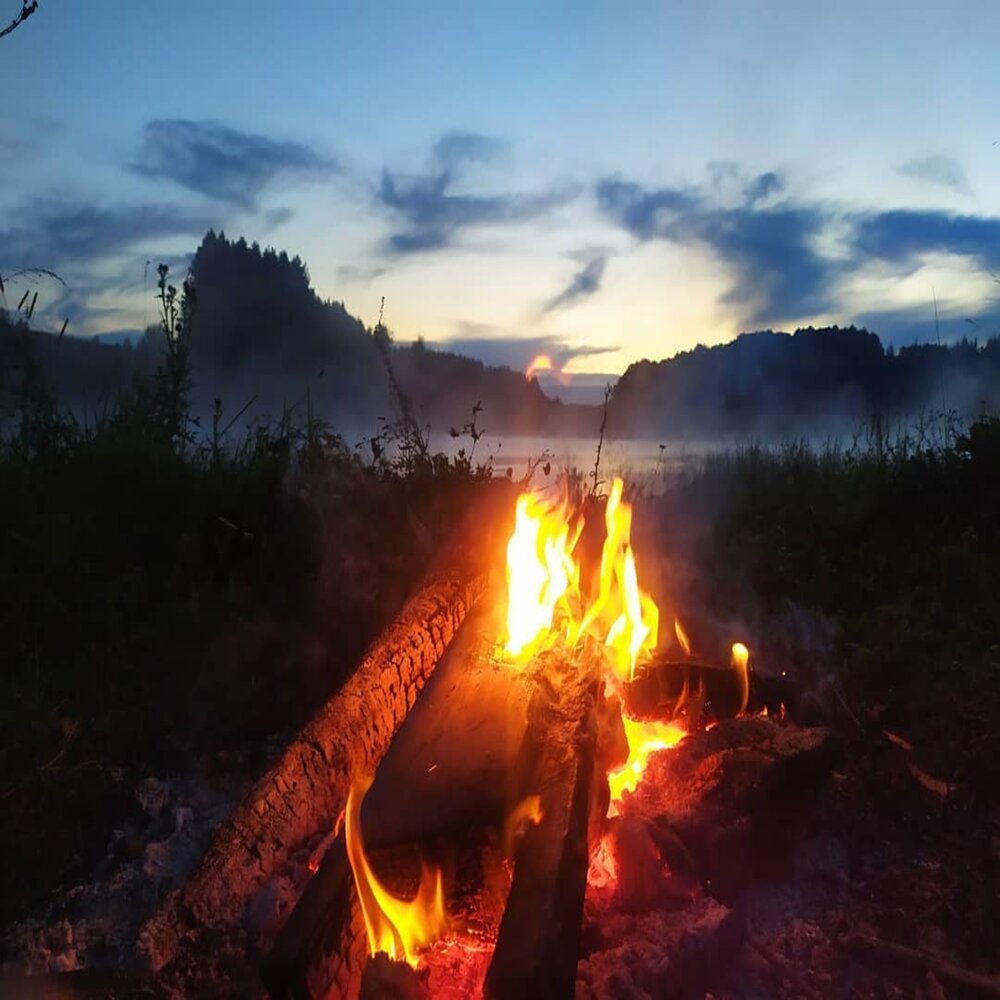 Песня где нас нет горит рассвет. Там где рассвет.