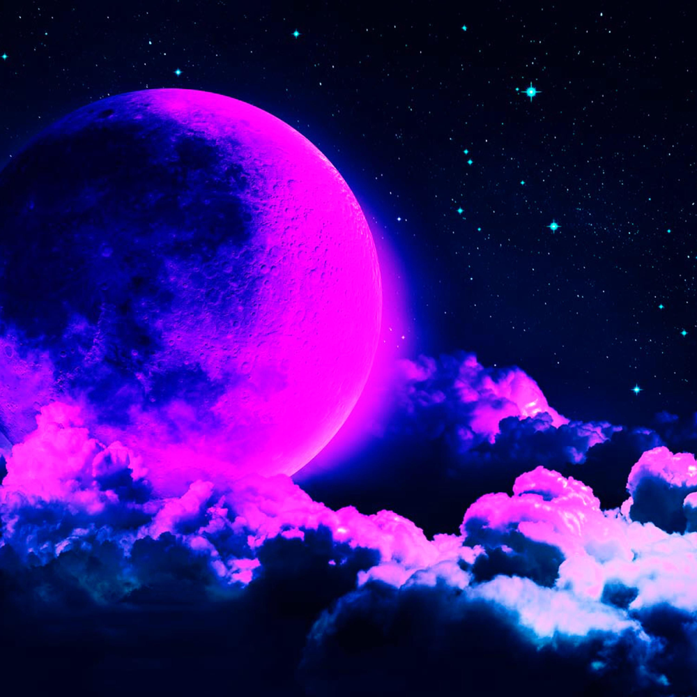 Красивая Луна фиолетовая