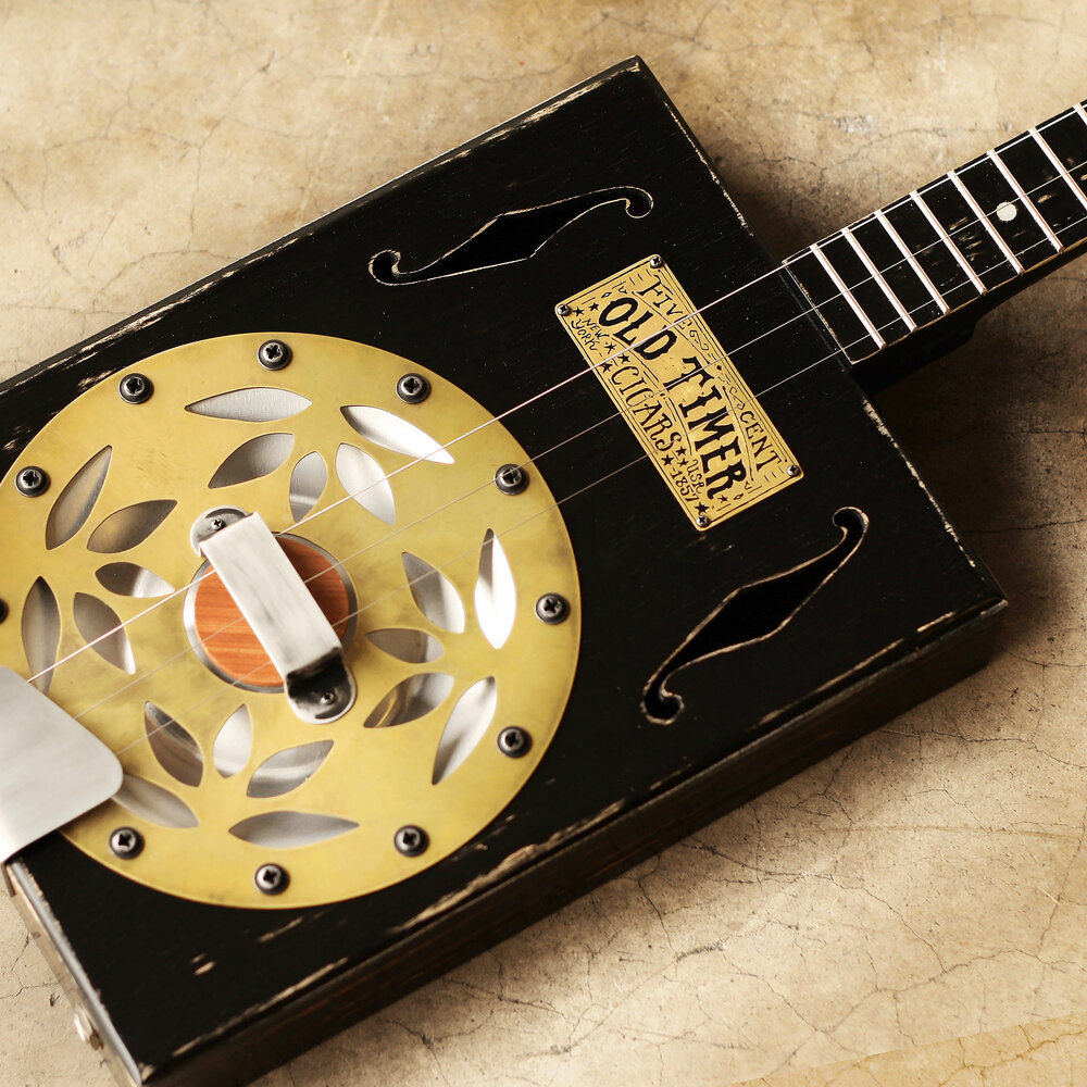 Blues box. Cigar Box Guitar photo.