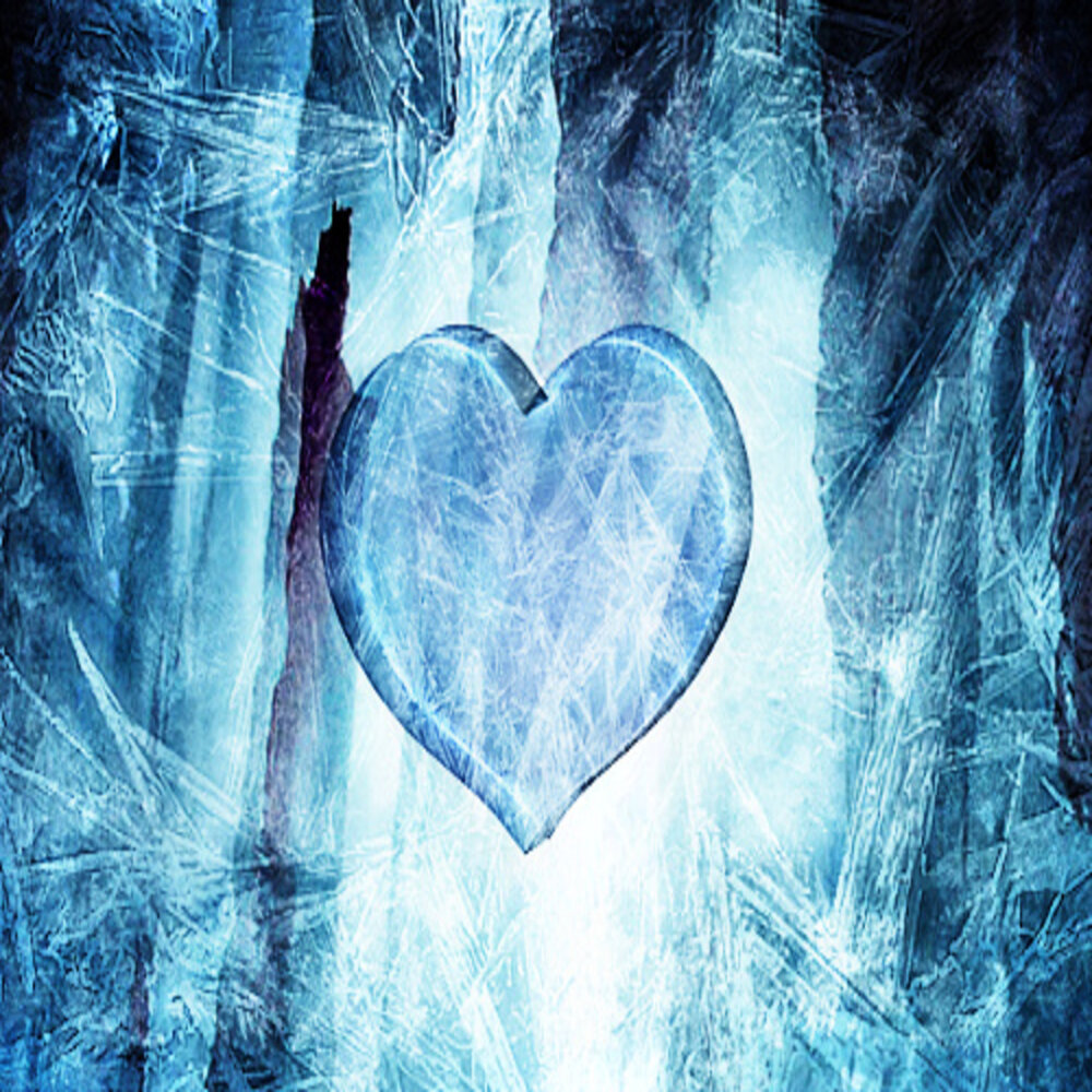 Песня мое сердце холодное словно. Ледяное сердце. Сердце изо льда. Замороженное сердце. Сердечко из льда.