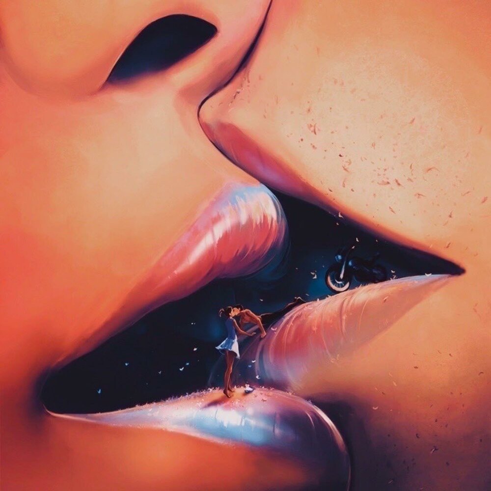 Необычный поцелуй