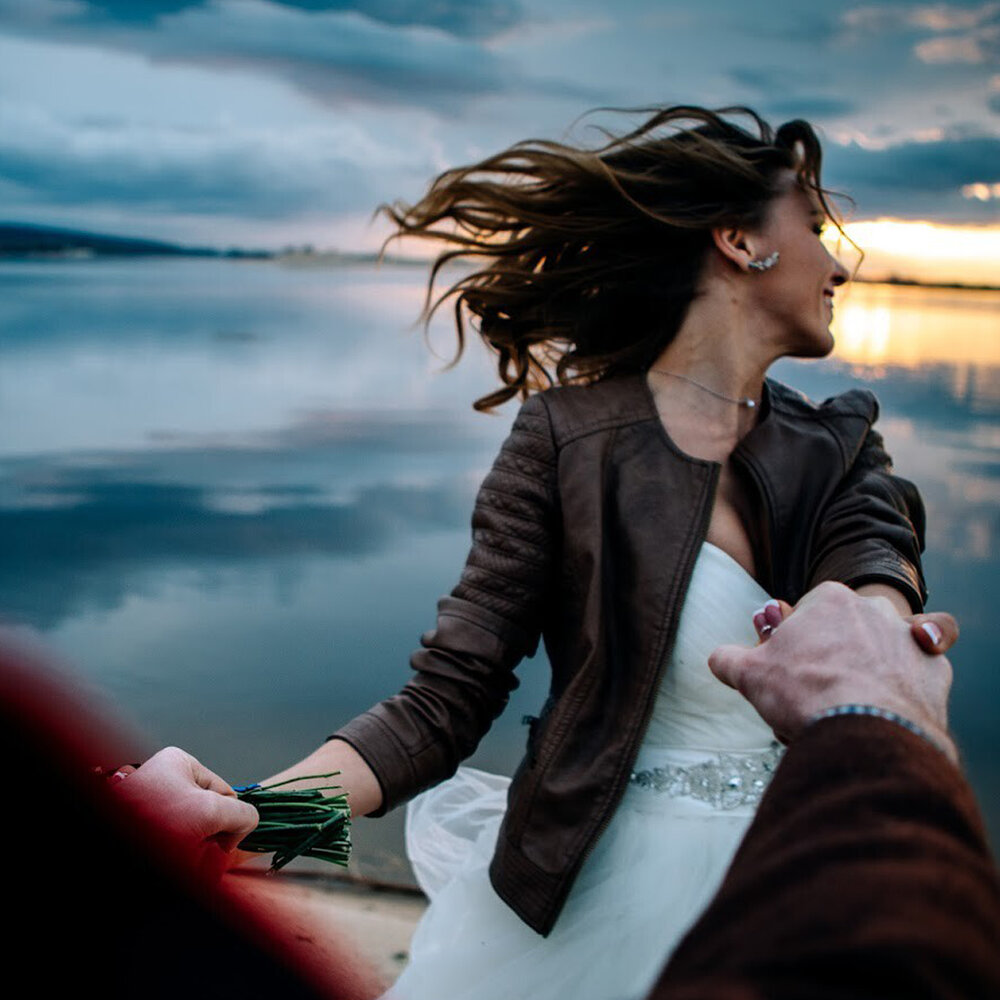 40+ или геометрия. чувства 2016. Equals фильм 2015. чувства фото. мужчина и женщина глаза в глаза.