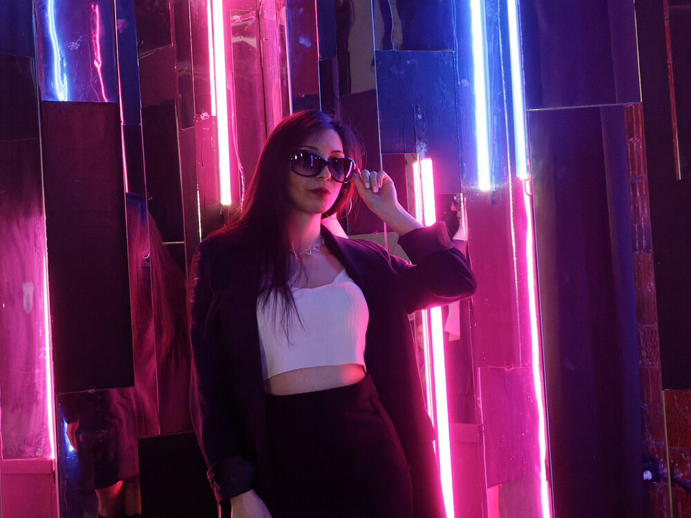 Человек в студии звукозаписи. Студия звукозаписи fl studio. Скриптонии. Скриптонии. Монахи средневековья скрипторий.