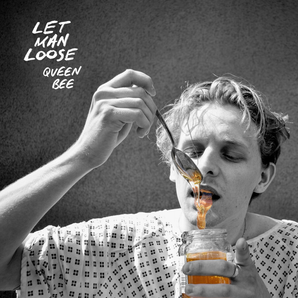 Man let. Silent shore records. Queen bee исполнитель. Пара гуляет в парке летом. Man let.