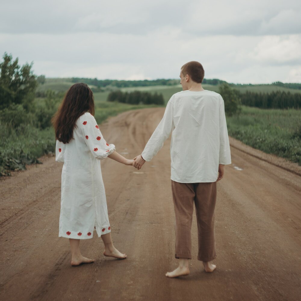 Lovelydiller фото. Время и стекло наверно потому что. Окуджава б. Xxo. Песня наверное слушать.