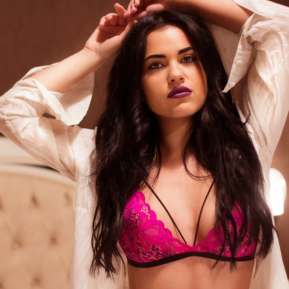 Dee dee певица румыния. Dee dee певица. Dee dee певица. Dee dee певица. Dj dee певица фото.