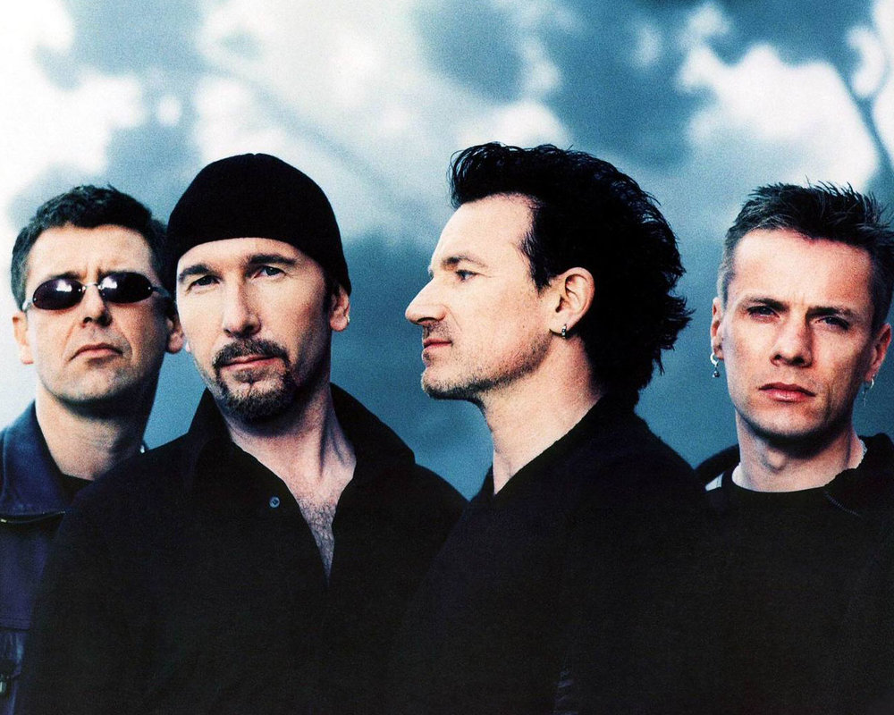 2 1 слушать. Группа u2. U2 фото группы. U2 2001. U2 группа в молодости.