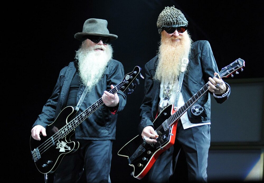 Дед слушать. Солист группы ZZ Top. Билли Гиббонс и Дасти Хилл. Билли Гиббонс без бороды. Группа зи зи топ.