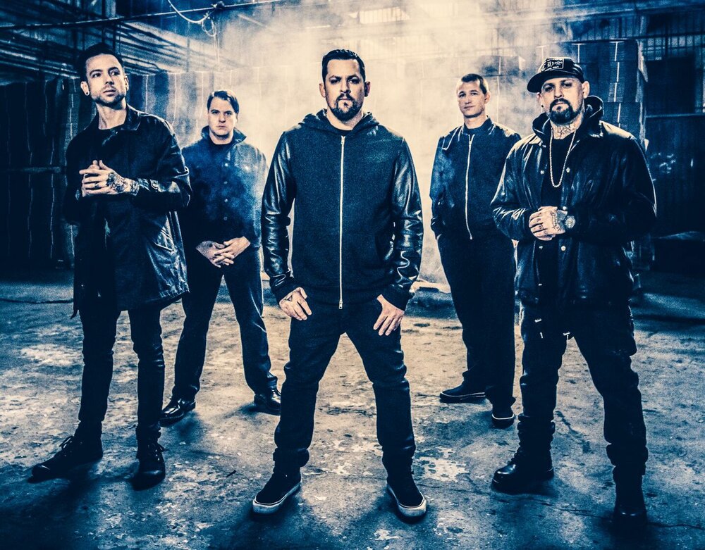 O better. Группа good Charlotte. Гуд Шарлот братья. Good Charlotte 2022. Good Charlotte 2021.