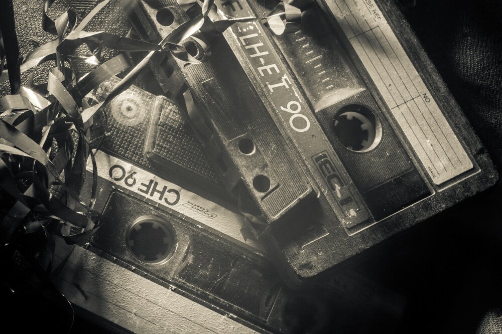 Рэп старый слушать. Обложка в стиле старой школы. Старая школа рэп. Старые кассеты и альбомы. Олд скул рэп.