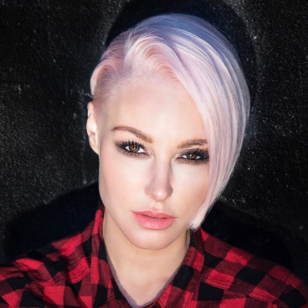 Emma hewitt. Эмма Хьюитт. Emma Hewitt 2022. Эмма Хьюитт фото. Emma Hewitt в молодости.