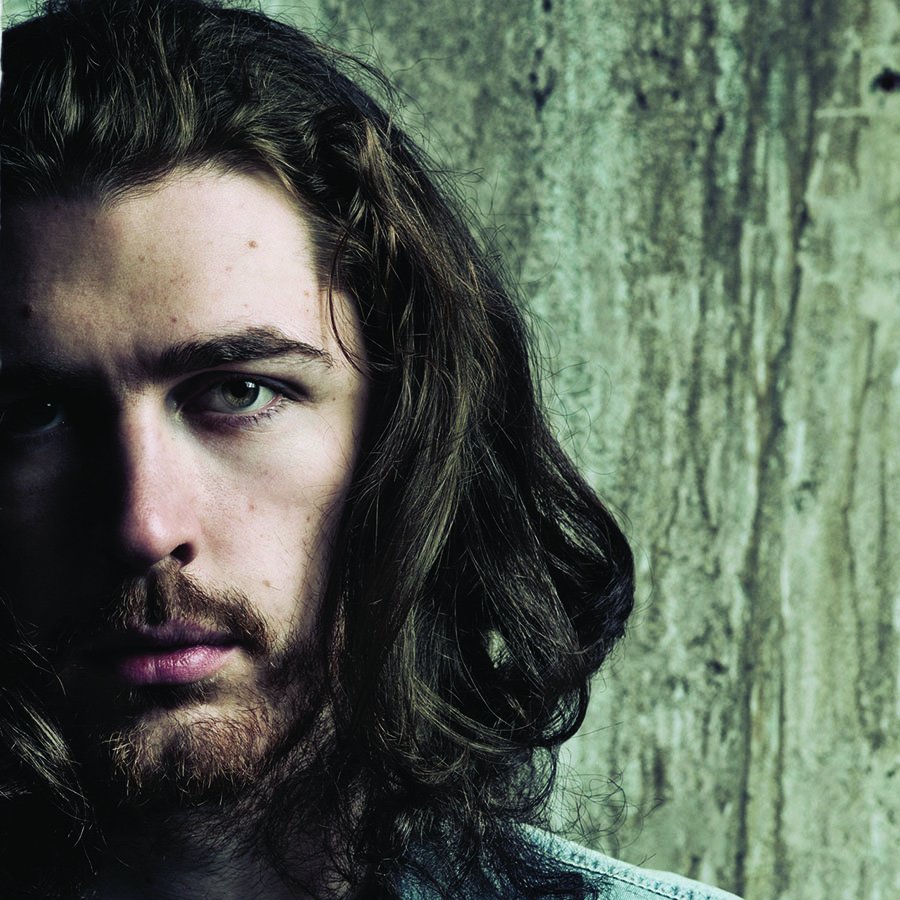 Take me to church оштрафовали. Hozier. Hozier певец. Эндрю Джон Хозиер-Бирн. Хозиер рост.