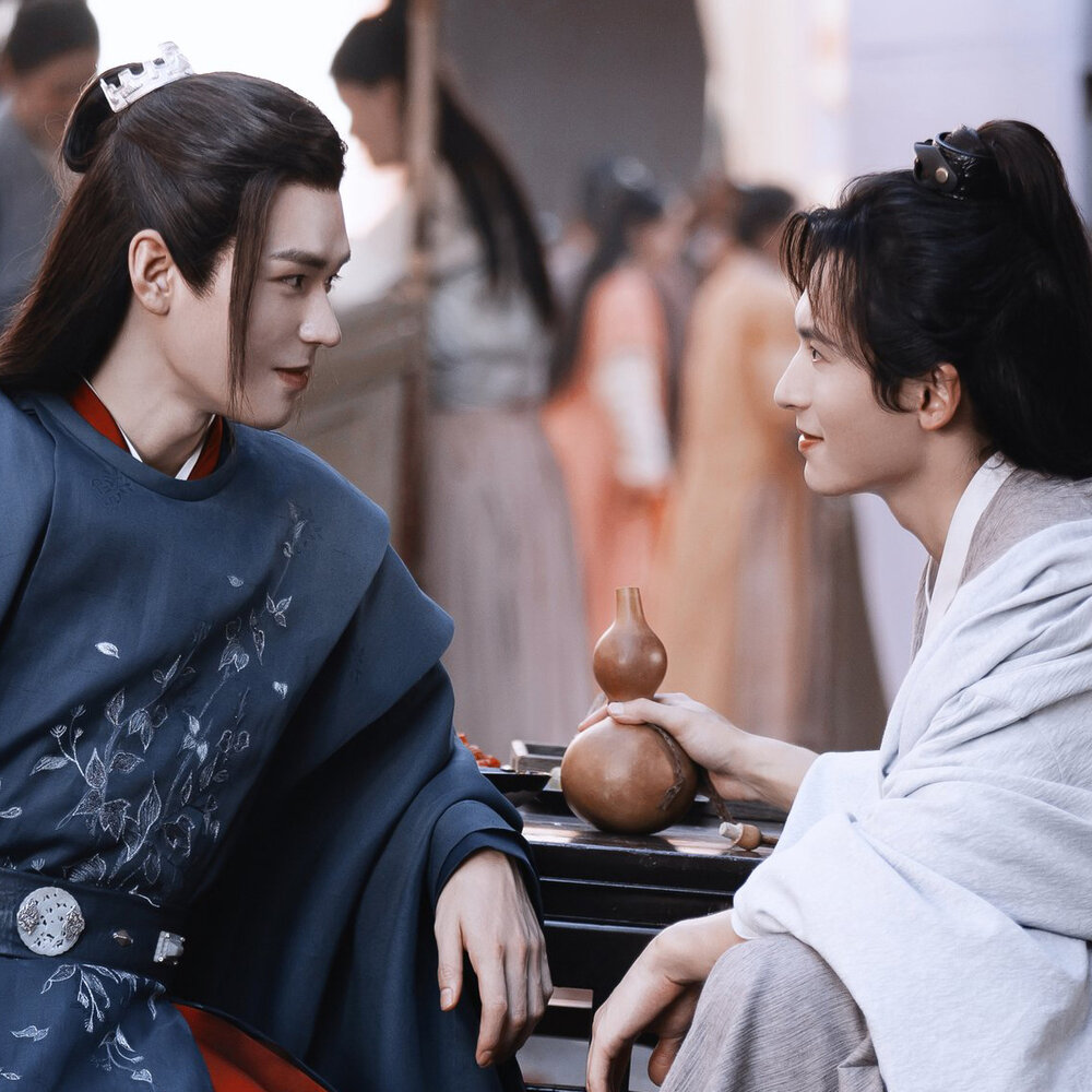 е байи далекие странники дорама. вень кесин чжоу цзышу. вэнь кэнсин и чжоу цзышу. гун цзюнь и чжан чжэхань. гун цзюнь далекие странники.