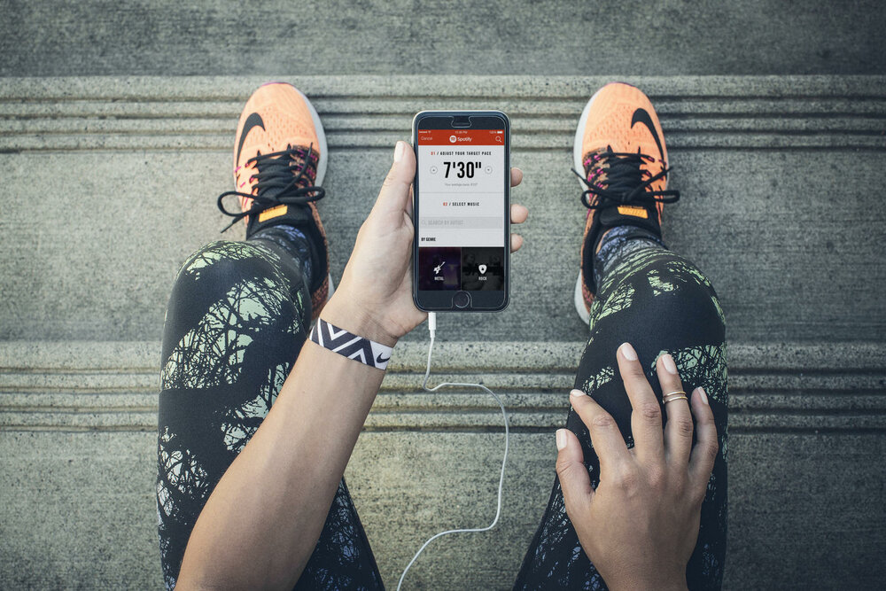 Назад 2 плейлиста. Плейлист для бега. Nike. Девушки для плейлиста. Nike Running app.