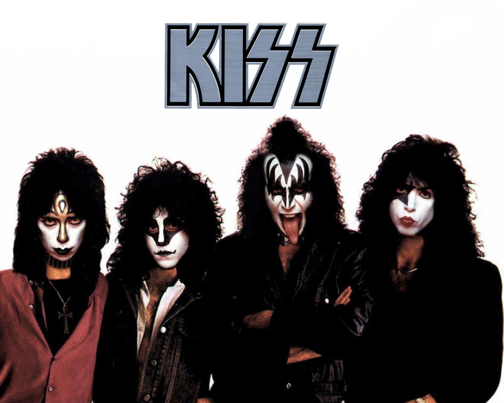 Старые кис. Группа Kiss. Группа Кисс 1973. Хард рок группа Кисс. Глэм рок группа Kiss.
