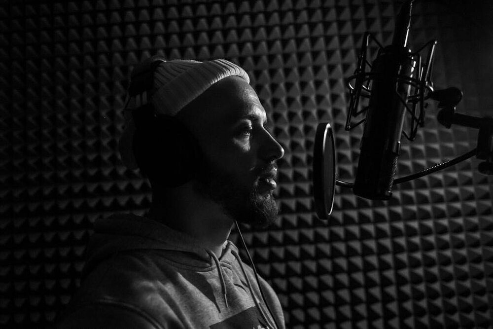 слушать s t. слушать s t. Guf - открой свои глаза 2011. александр степанов st. луи луи песня ремикс.