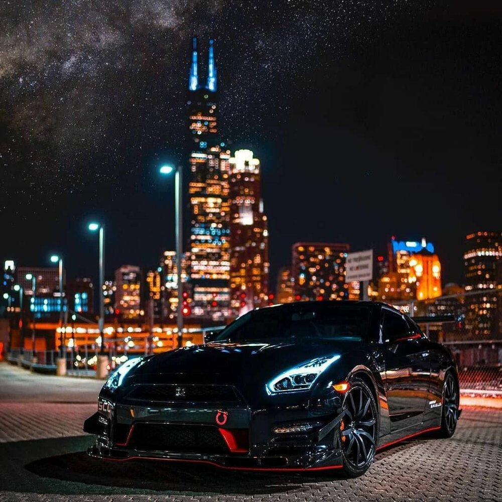 Ночная автомобиле. Nissan GTR r35 ночью. Ниссан ГТР 35 ночью. Nissan GTR r35 Black Night. Ниман НТР 35 В ночном городе.