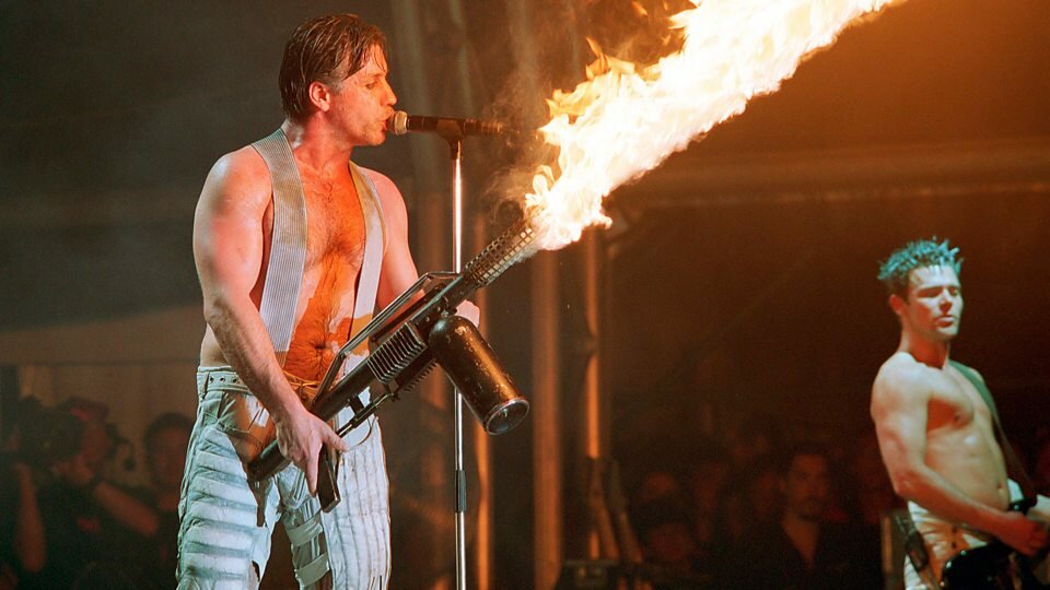 Линдеманн слушать. Тилль Линдеманн. Тилль Линдеманн Rammstein 1995. Тилль Линдеманн 2001. Rammstein 1994.