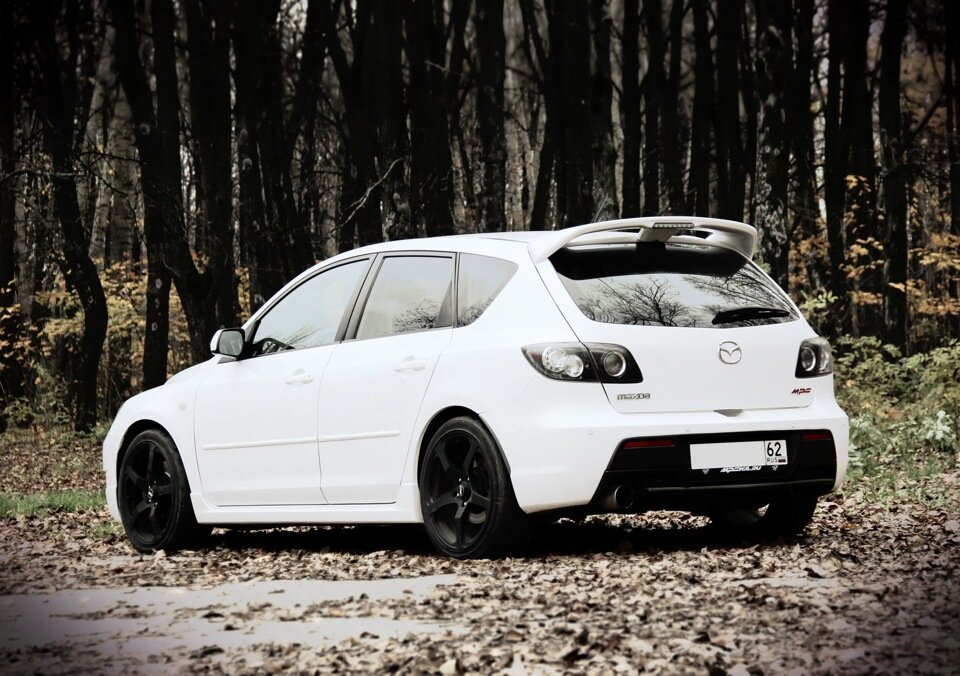 Бел 3. Mazda 3 MPS 2007 White. Mazda 3 MPS BK Tuning белая.