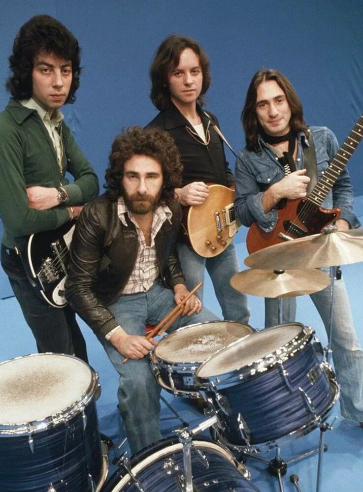 10cc википедия. 10 c c группа. 10 c c группа. 10 cc "10 cc". Rock band 10cc 1992.