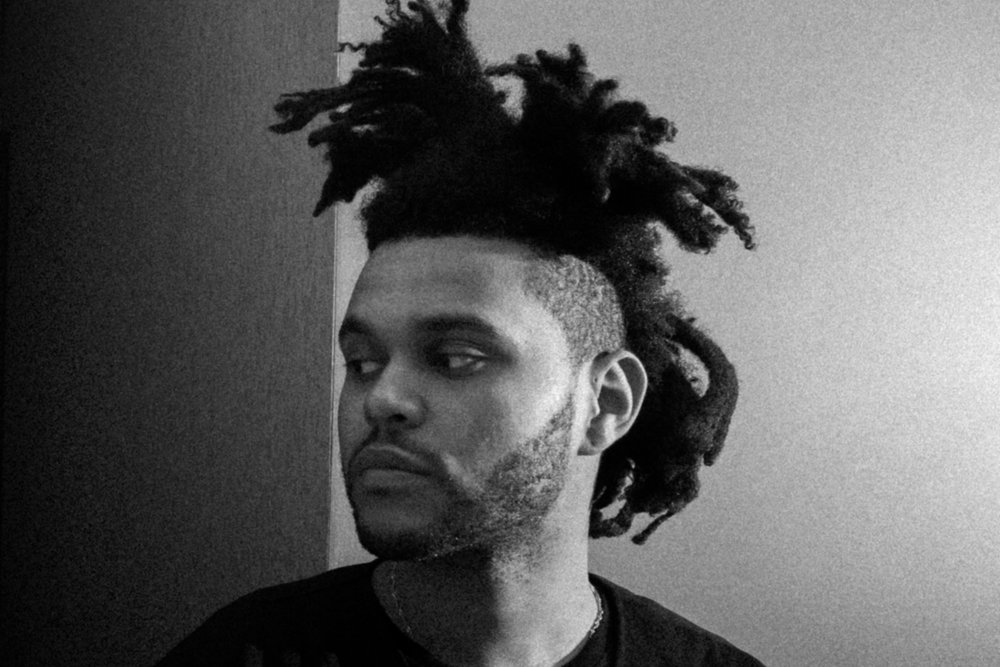 The weekend listen. The Weeknd. Weekend группа. The Weeknd дреды. The Weeknd Beauty behind the Madness.