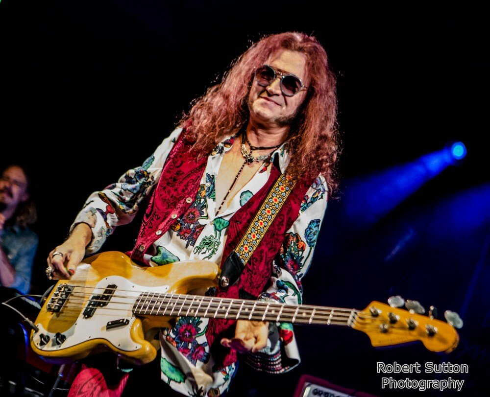 Glenn hughes. Гленн Хьюз. Гленн Хьюз басист. Гитарист Гленн Хьюз. Glenn Hughes 2022.