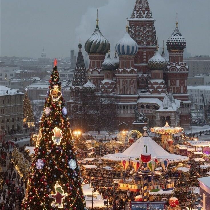 Новогодняя красная площадь фото. Елка на красной площади. Красная площадь новый год. Новогодняя Москва красная площадь. Елка в Москве на красной площади.